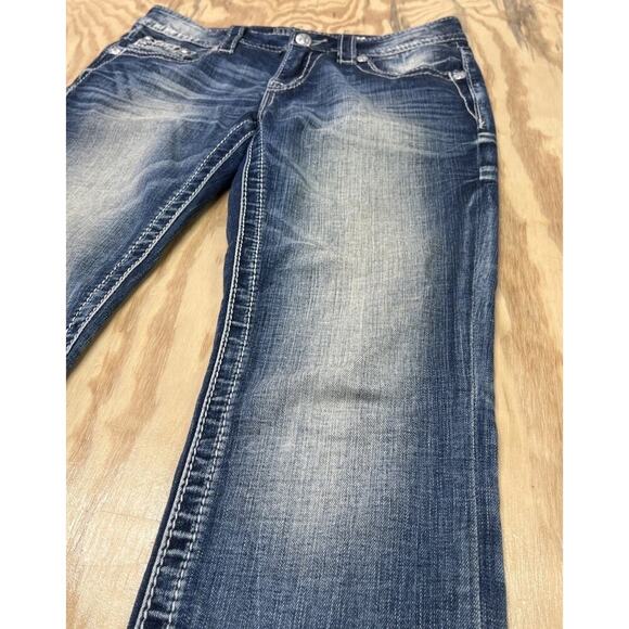 Miss Me Jeans Capris Crop Women’s Size 26 Mid Rise Embellished Medium Wash Denim - Picture 6 of 14